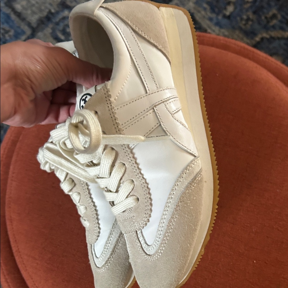 Tory Burch White & Beige Low-Top leather neutral Suede-Trim Sneakers 6.5 - Picture 3 of 9